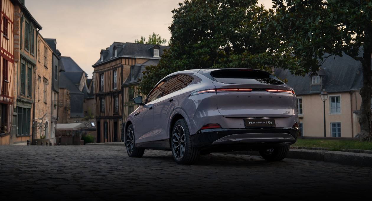 Xpeng-G6-Motorcity-Simmering-außen-2